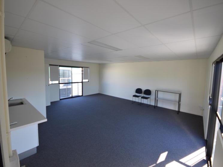 Click to view all images 4/25 Township Drive Burleigh Heads QLD 4220 - Image 2