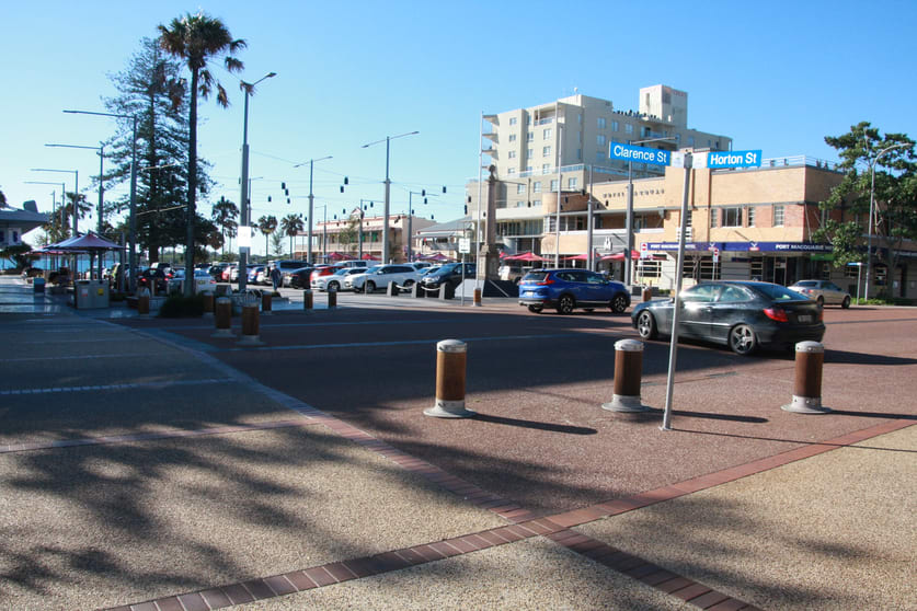 Click to view all images 4/27 Horton Street Port Macquarie NSW 2444 - Image 2
