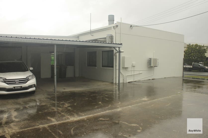Click to view all images 1/21 Daniel Street Caloundra West QLD 4551 - Image 1