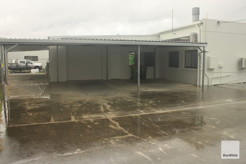 Click to view all images 1/21 Daniel Street Caloundra West QLD 4551 - Image 2