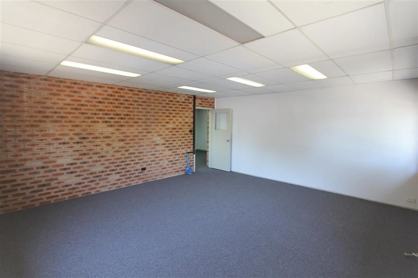 Click to view all images Unit 3A/2 Resolution Drive Caringbah NSW 2229 - Image 3
