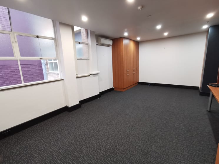 Click to view all images 907/229 Macquarie Street Sydney NSW 2000 - Image 3