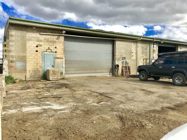 Click to view all images 25/233 Cowpasture Road Wetherill Park NSW 2164 - Image 2
