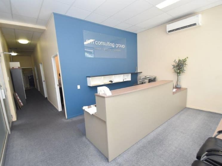Click to view all images 18 Stokes Street Townsville City QLD 4810 - Image 2