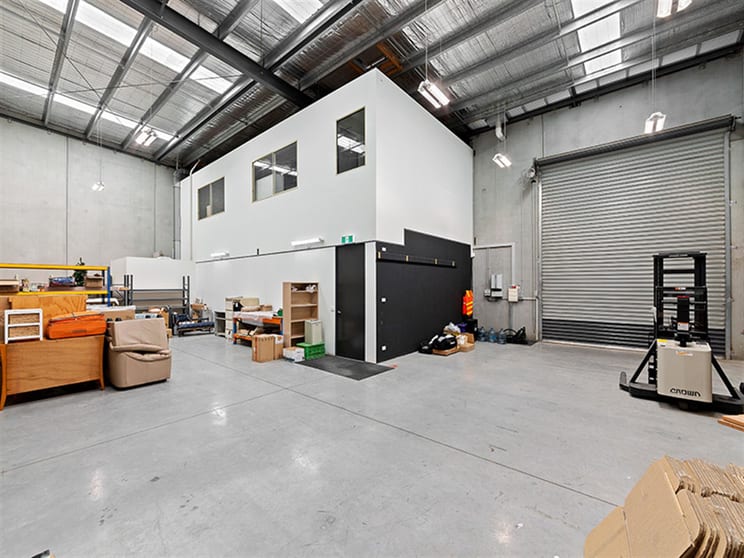 Click to view all images 11/25 Howleys Road Notting Hill VIC 3168 - Image 3