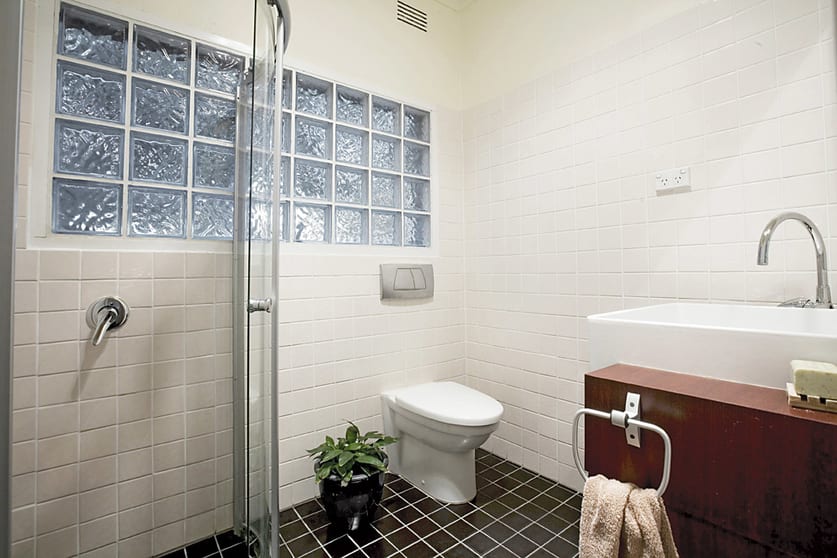 Click to view all images 13 Moore St Moonee Ponds VIC 3039 - Image 2