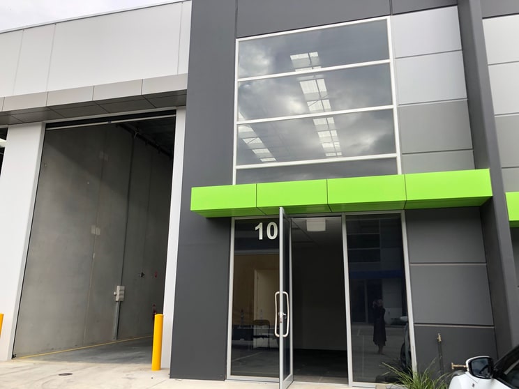Click to view all images 10 Arbor Way Carrum Downs VIC 3201 - Image 2