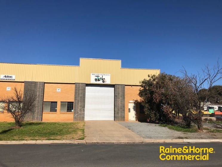 Click to view all images 2/14 Lawson Street Wagga Wagga NSW 2650 - Image 1