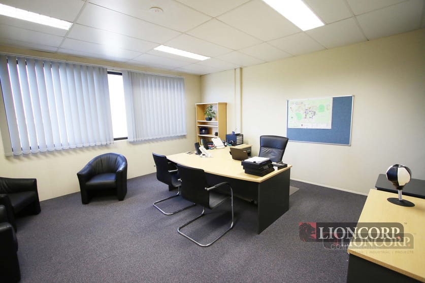 Click to view all images Underwood QLD 4119 - Image 1
