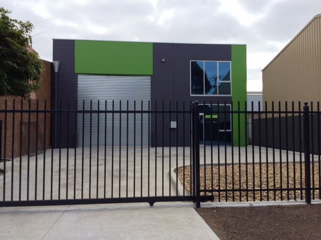 Click to view all images 26 Fink Street Williamstown VIC 3016 - Image 2