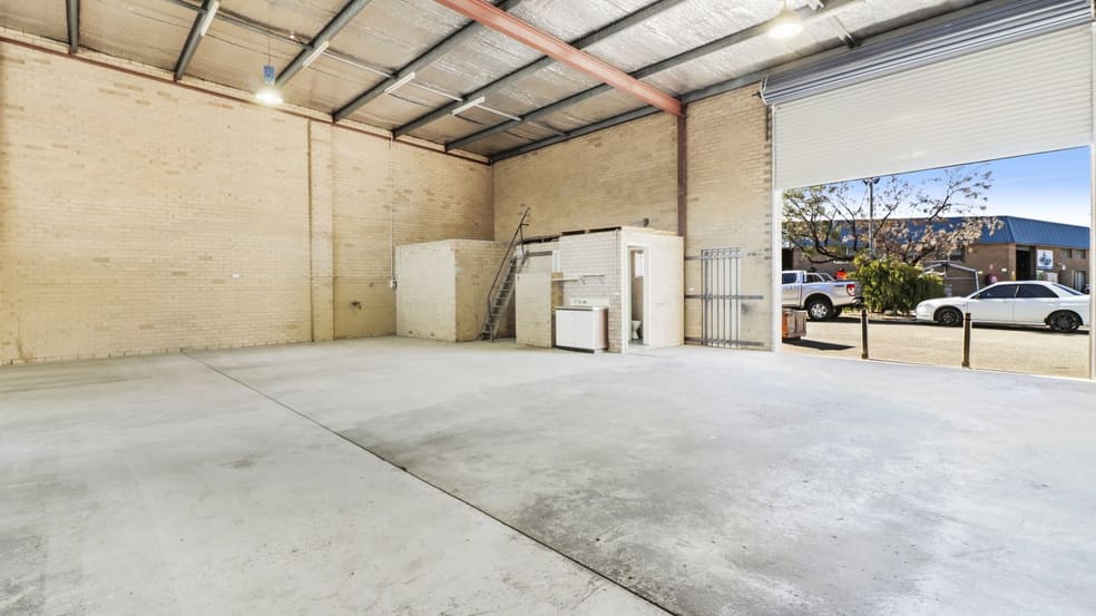 Click to view all images 16/2-14 Sheffield Road Welshpool WA 6106 - Image 3