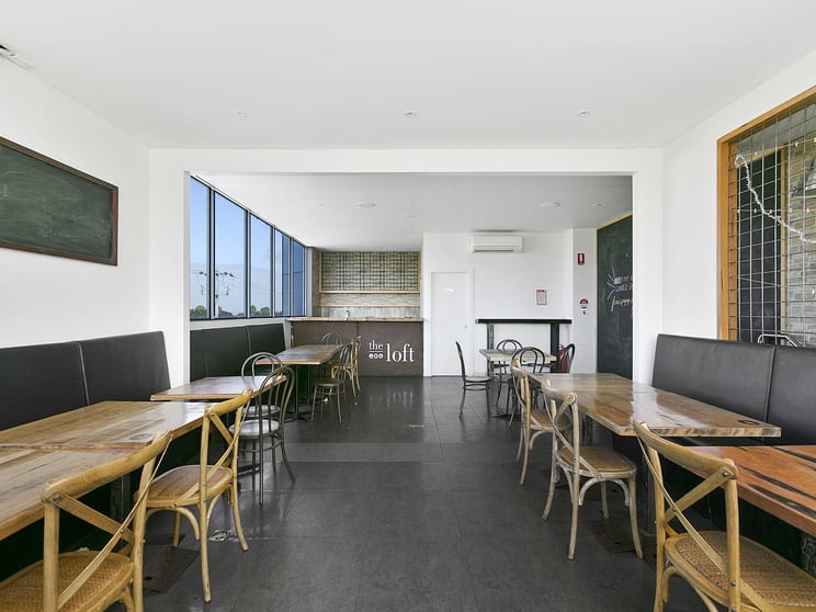 Click to view all images 4/2a Carbine Way Mornington VIC 3931 - Image 3