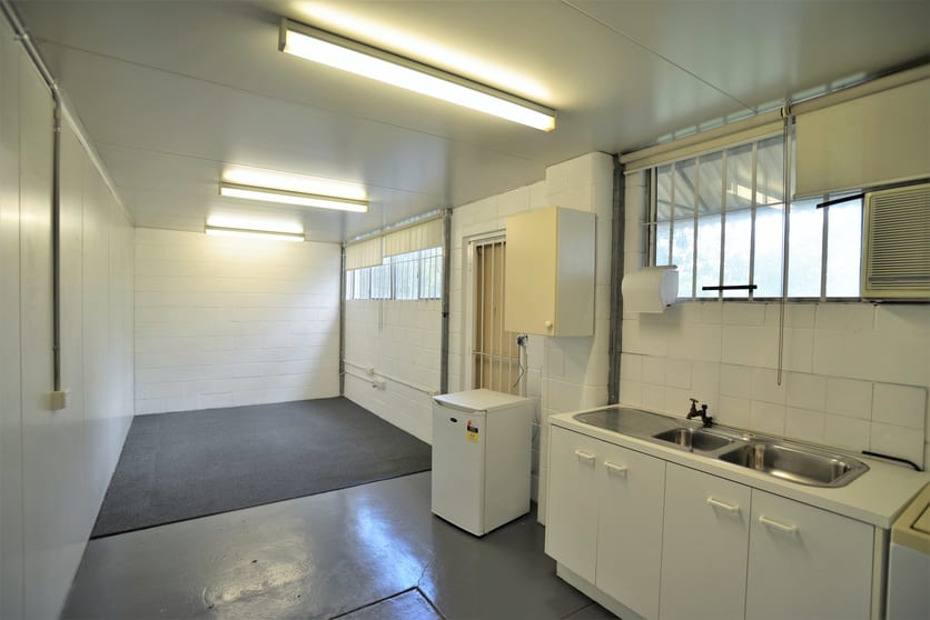 Click to view all images 4/14 Timms Court Underwood QLD 4119 - Image 3