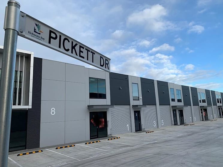 Click to view all images 3 Pickett Drive Altona North VIC 3025 - Image 2