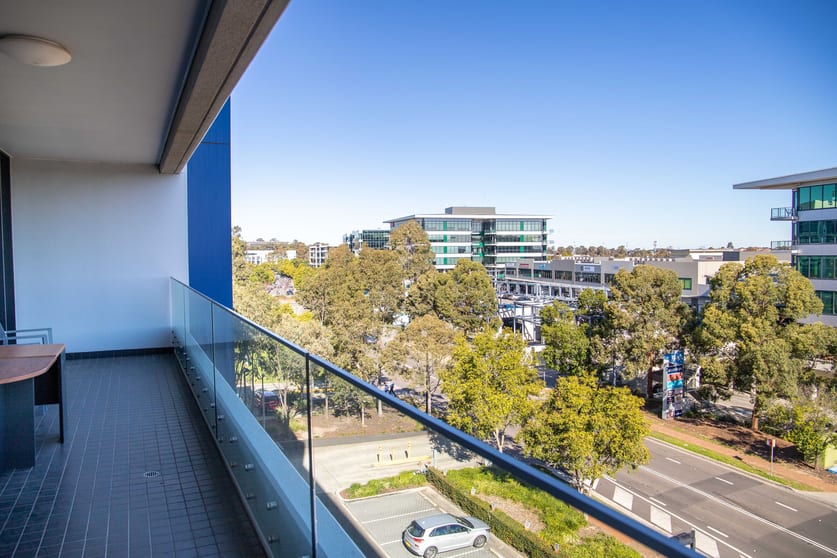 Click to view all images 3.14/33 Lexington Drive Bella Vista NSW 2153 - Image 3