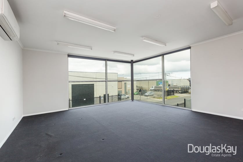 Click to view all images 35 Ralston Avenue Sunshine North VIC 3020 - Image 3