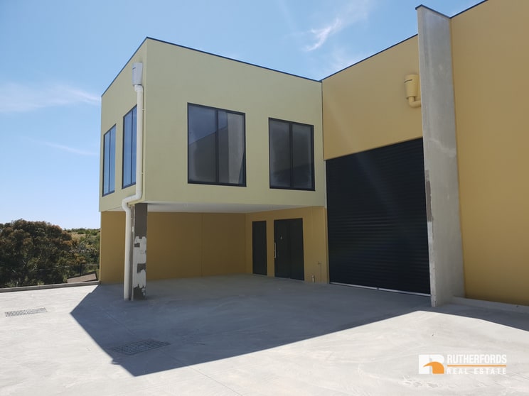 Click to view all images 4/9 Frog Court Craigieburn VIC 3064 - Image 1