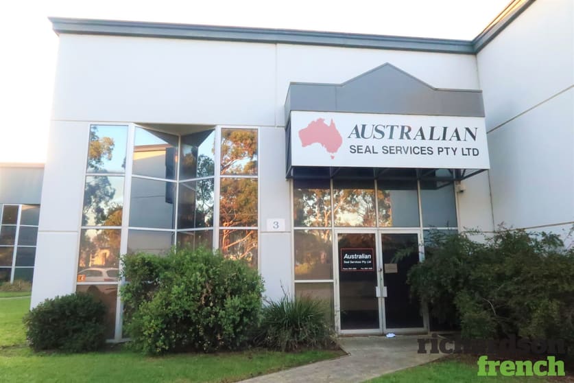 Click to view all images 3/42 Garden Boulevard Dingley Village VIC 3172 - Image 2