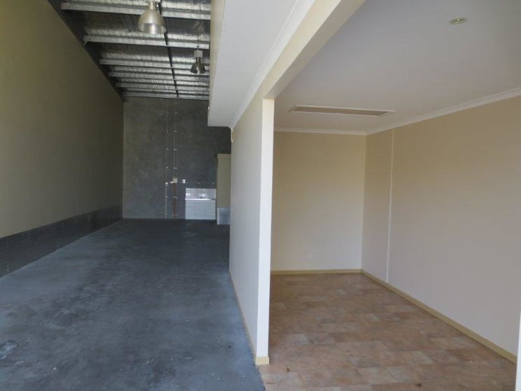 Click to view all images 4/3 Industry Place Capalaba QLD 4157 - Image 2
