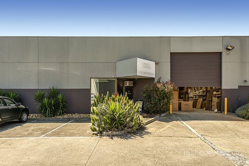 Click to view all images 2/1703 Centre Road Springvale VIC 3171 - Image 1