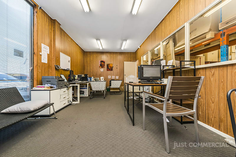 Click to view all images 2/1703 Centre Road Springvale VIC 3171 - Image 2