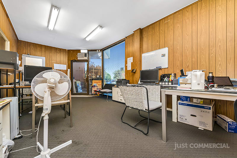 Click to view all images 2/1703 Centre Road Springvale VIC 3171 - Image 3