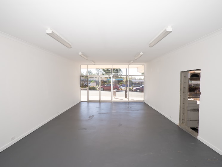 Click to view all images 514-516 Gympie Rd Strathpine QLD 4500 - Image 2