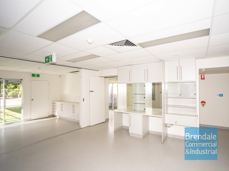Click to view all images Unit 2/429 Gympie Rd Strathpine QLD 4500 - Image 2