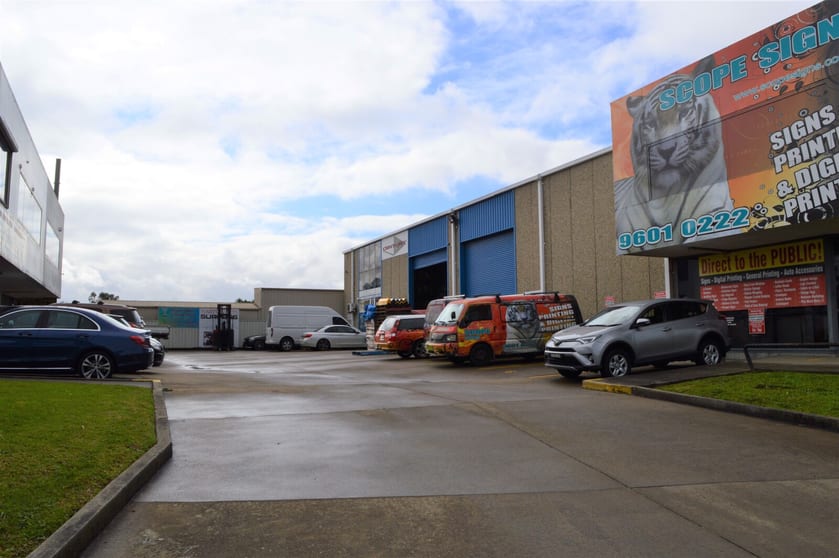 Click to view all images Unit 4, 377 Newbridge Road Moorebank NSW 2170 - Image 1