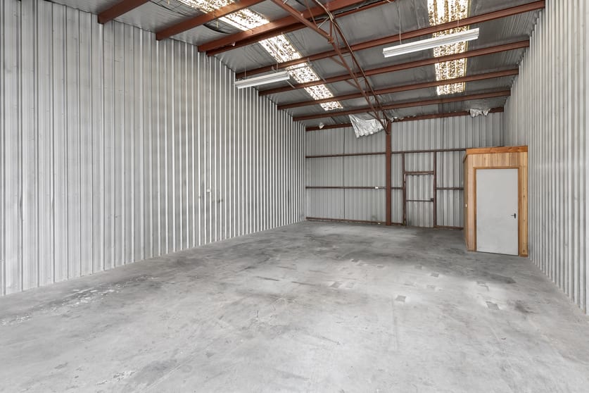 Click to view all images 1/15 The Esplanade North Shore VIC 3214 - Image 3