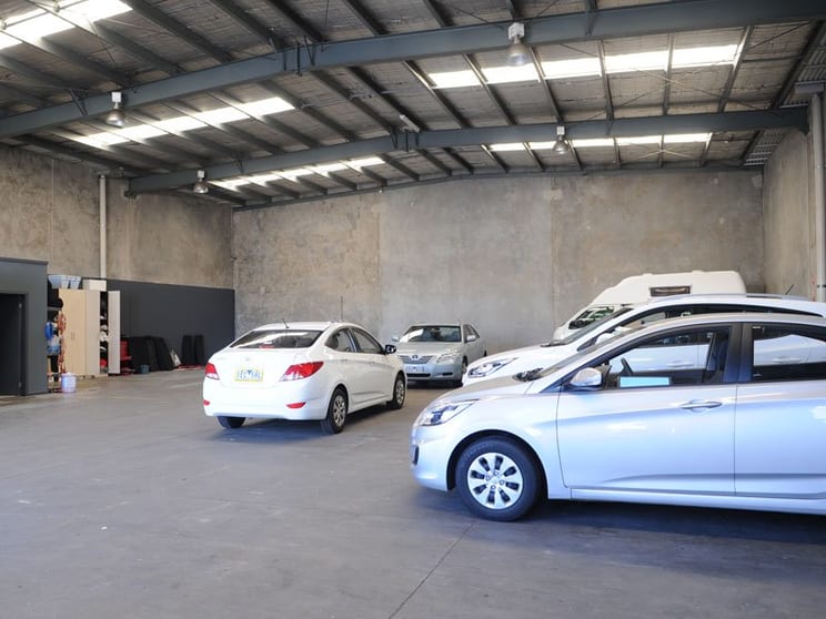 Click to view all images 10 Smolic Court Tullamarine VIC 3043 - Image 3
