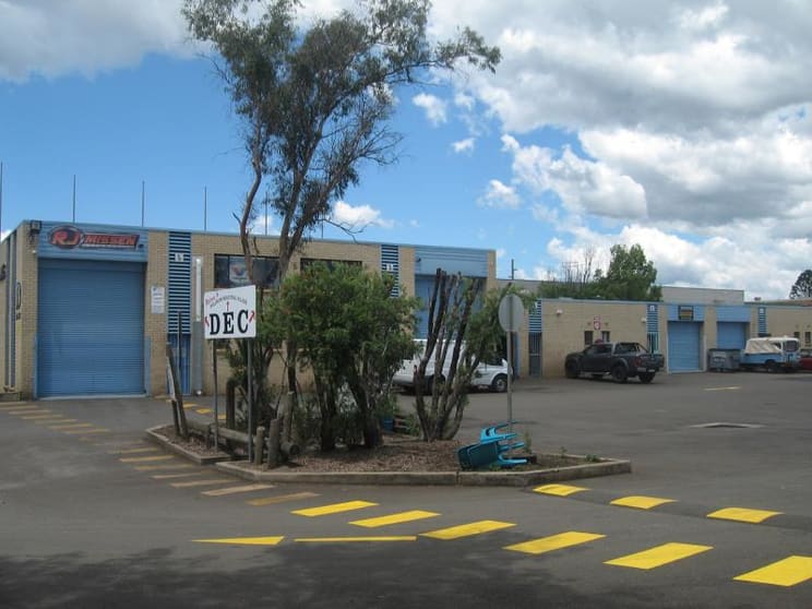 Click to view all images Unit 18A/18A / 4 Louise Avenue Ingleburn NSW 2565 - Image 2