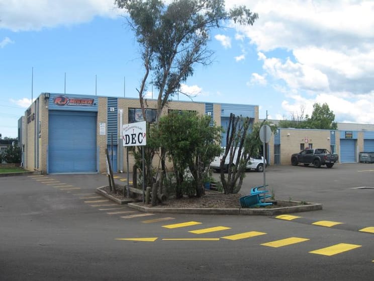 Click to view all images Unit 18A/18A / 4 Louise Avenue Ingleburn NSW 2565 - Image 3