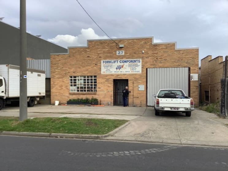Click to view all images 27 Crissane Road Heidelberg West VIC 3081 - Image 1