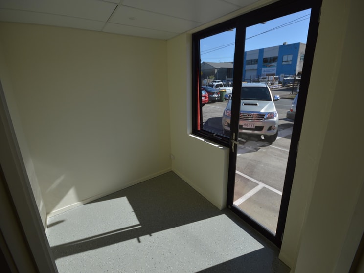 Click to view all images Currumbin Waters QLD 4223 - Image 3