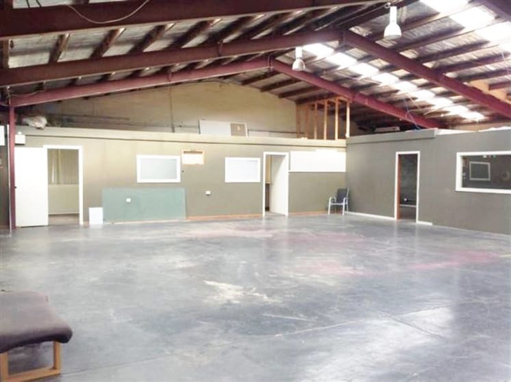 Click to view all images 26 Beatrice Avenue Heidelberg West VIC 3081 - Image 1