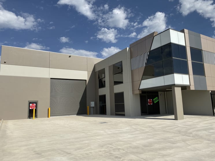Click to view all images 162 Jersey Drive Epping VIC 3076 - Image 2