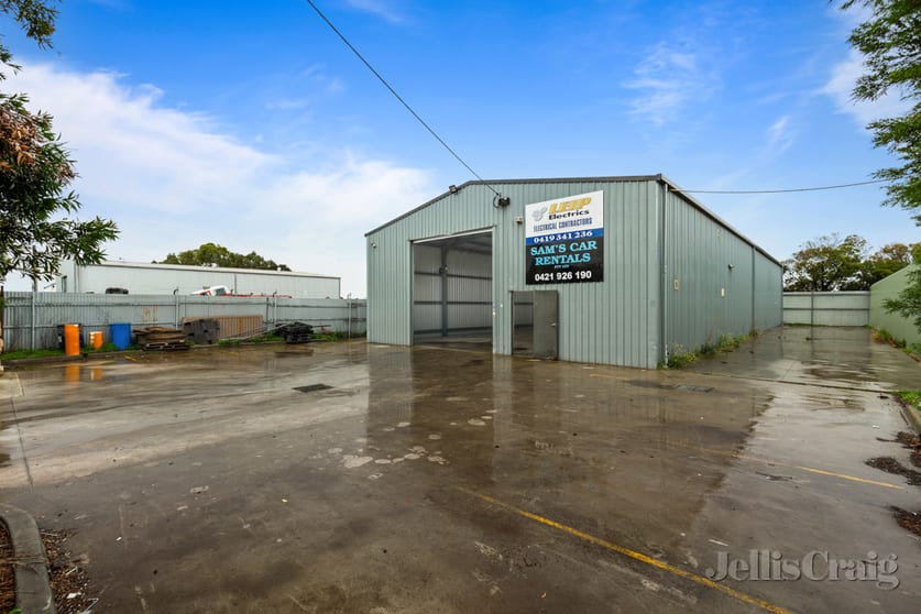 Click to view all images 6 Sarah Street Campbellfield VIC 3061 - Image 2
