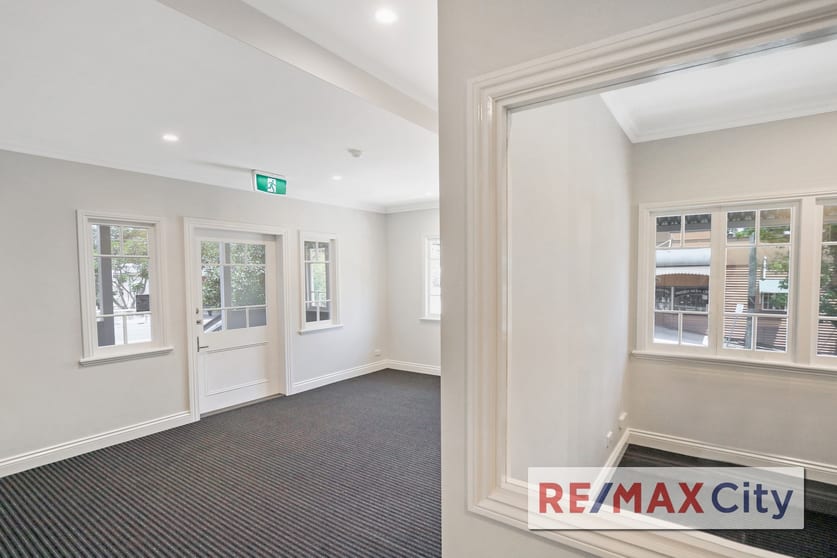 Click to view all images 102 Waterworks Road Ashgrove QLD 4060 - Image 3