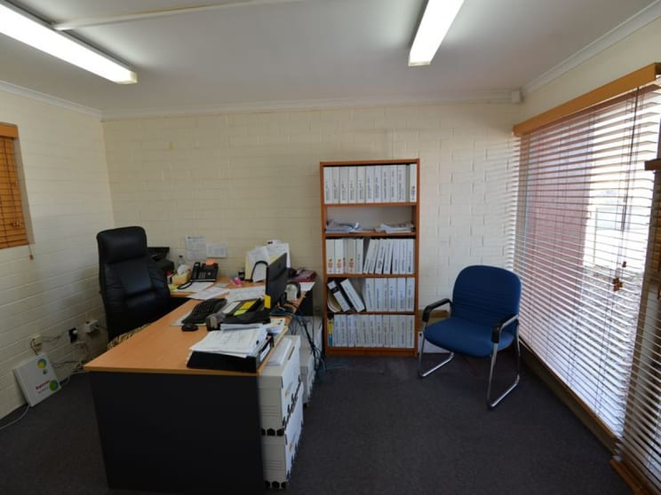 Click to view all images Unit 1, 138-140 Ashley Street Underdale SA 5032 - Image 2