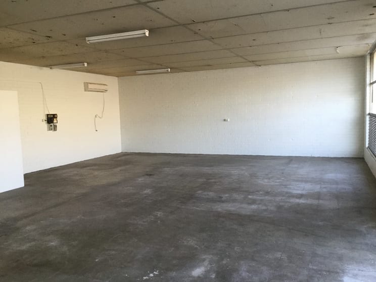 Click to view all images 1A & 1B/92 Beechboro Road Bayswater WA 6053 - Image 2
