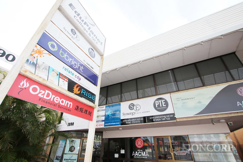 Click to view all images Upper Mount Gravatt QLD 4122 - Image 1
