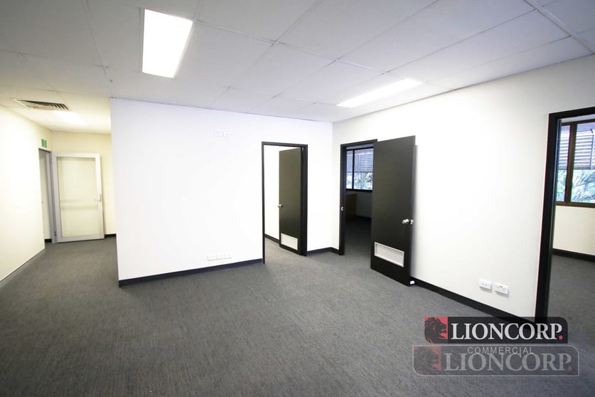Click to view all images Upper Mount Gravatt QLD 4122 - Image 3