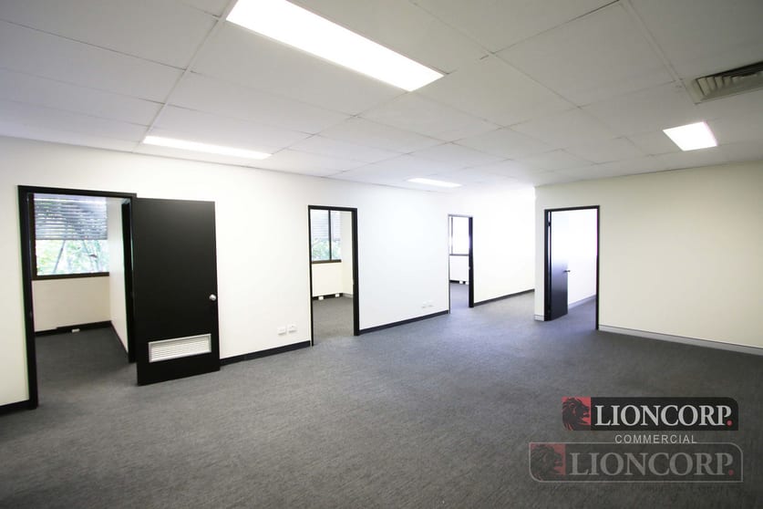 Click to view all images Upper Mount Gravatt QLD 4122 - Image 2