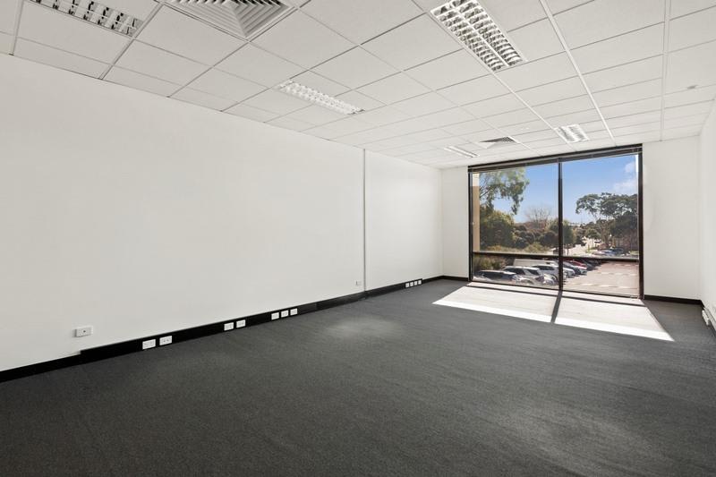 Click to view all images 79 Manningham Road Bulleen VIC 3105 - Image 3