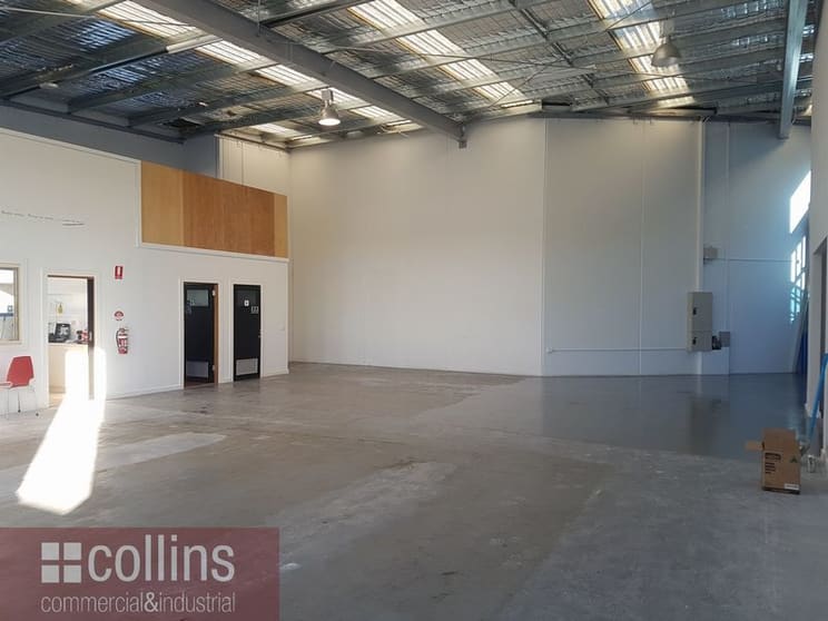 Click to view all images 2/294 Bolton St Eltham VIC 3095 - Image 3