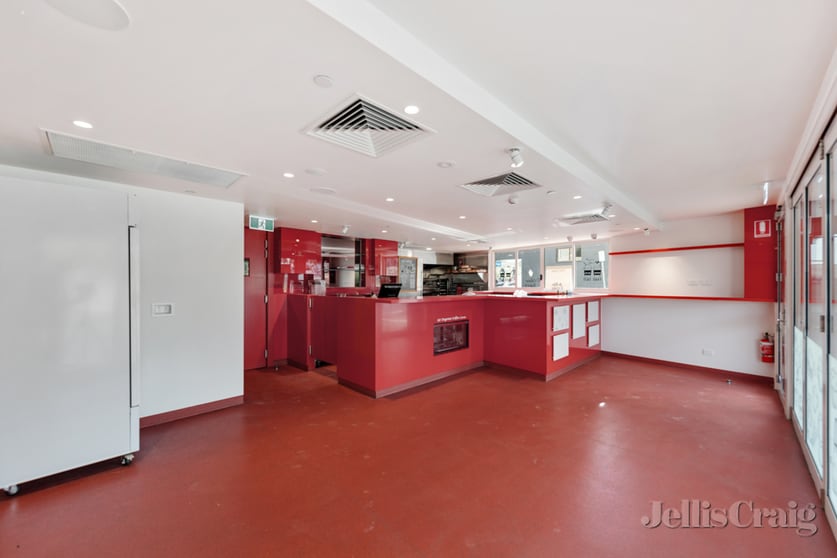 Click to view all images 2/1065 Heidelberg Road Ivanhoe VIC 3079 - Image 3