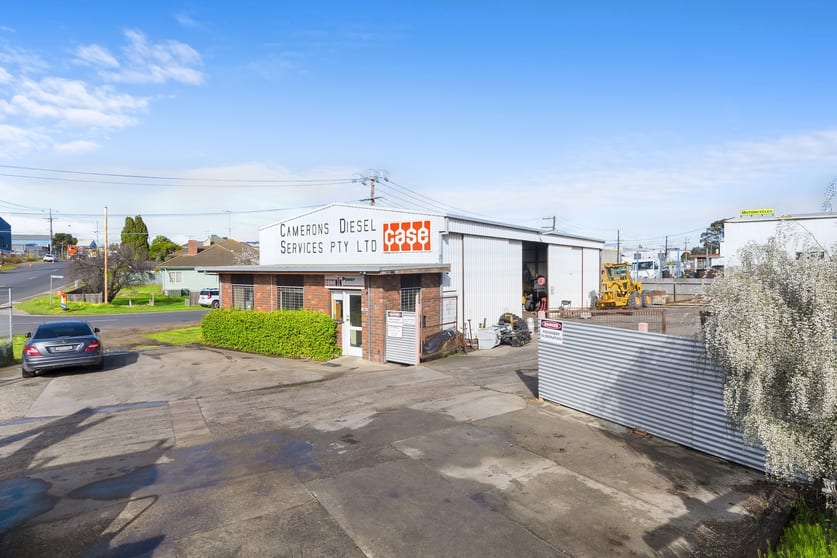 Click to view all images 37 Edols Street North Geelong VIC 3215 - Image 1