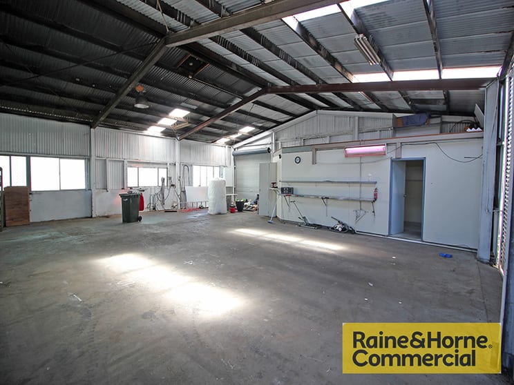 Click to view all images 14 Snook Street Clontarf QLD 4019 - Image 3