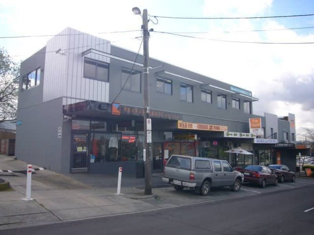 Click to view all images 2 Lambourn Road Watsonia VIC 3087 - Image 2